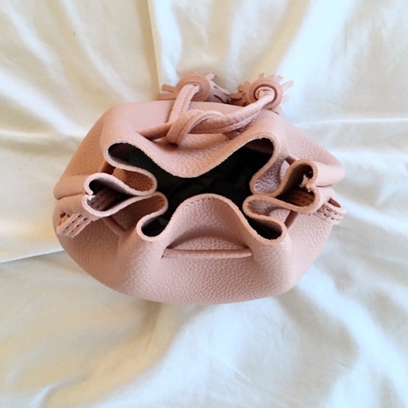 Blush Bucket Bag Vegan Leather Tassels - Picture 3 of 4