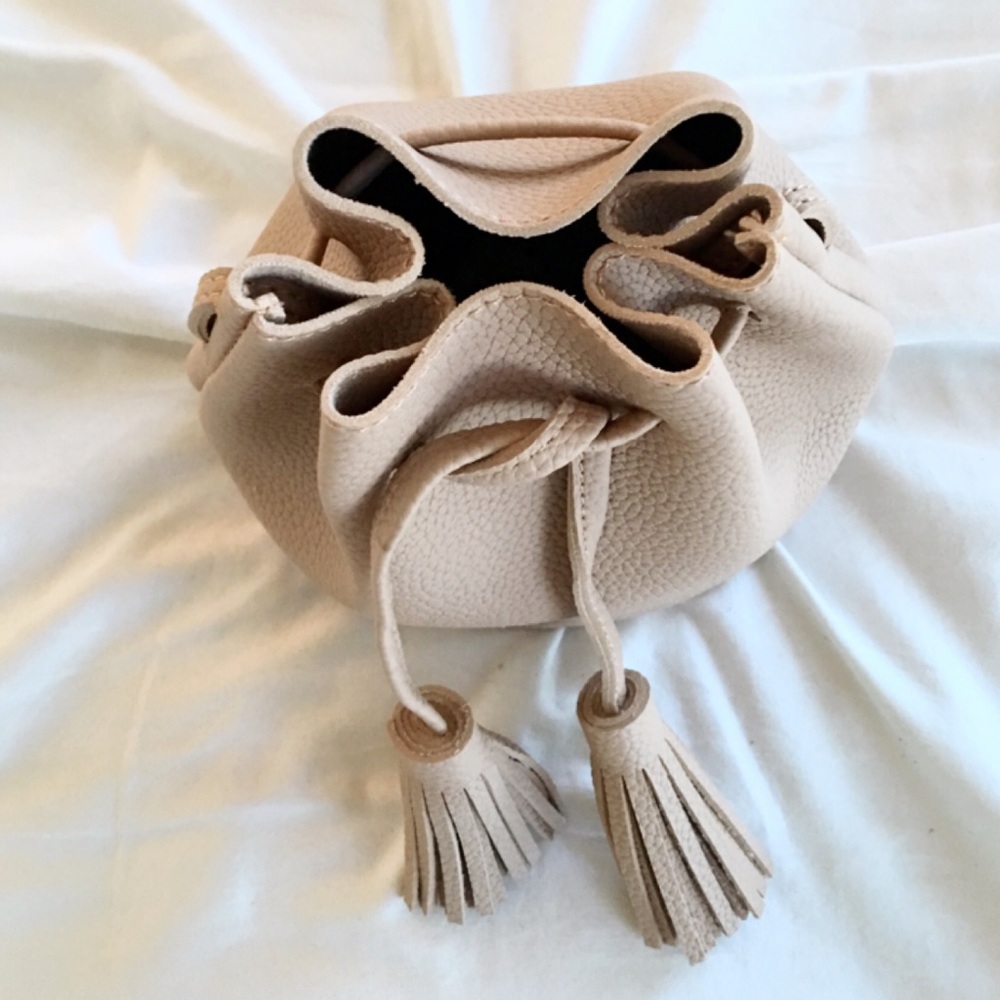 Beige Bucket Bag Vegan Leather Tassels - Picture 3 of 4