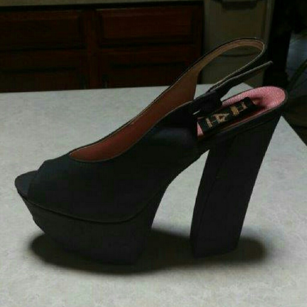 Fahrenheit Slingback Pumps