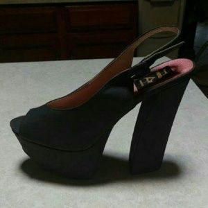 Fahrenheit Slingback Pumps