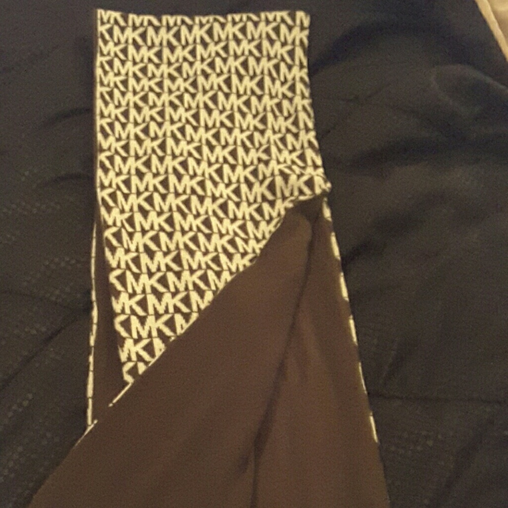 Michael Kors  MK Scarf