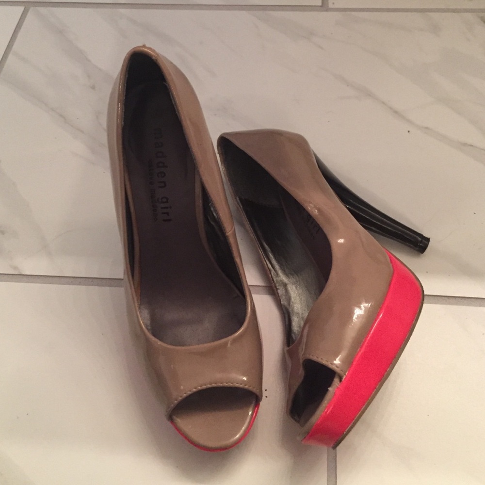 Madden Girl tan and coral adorable heels