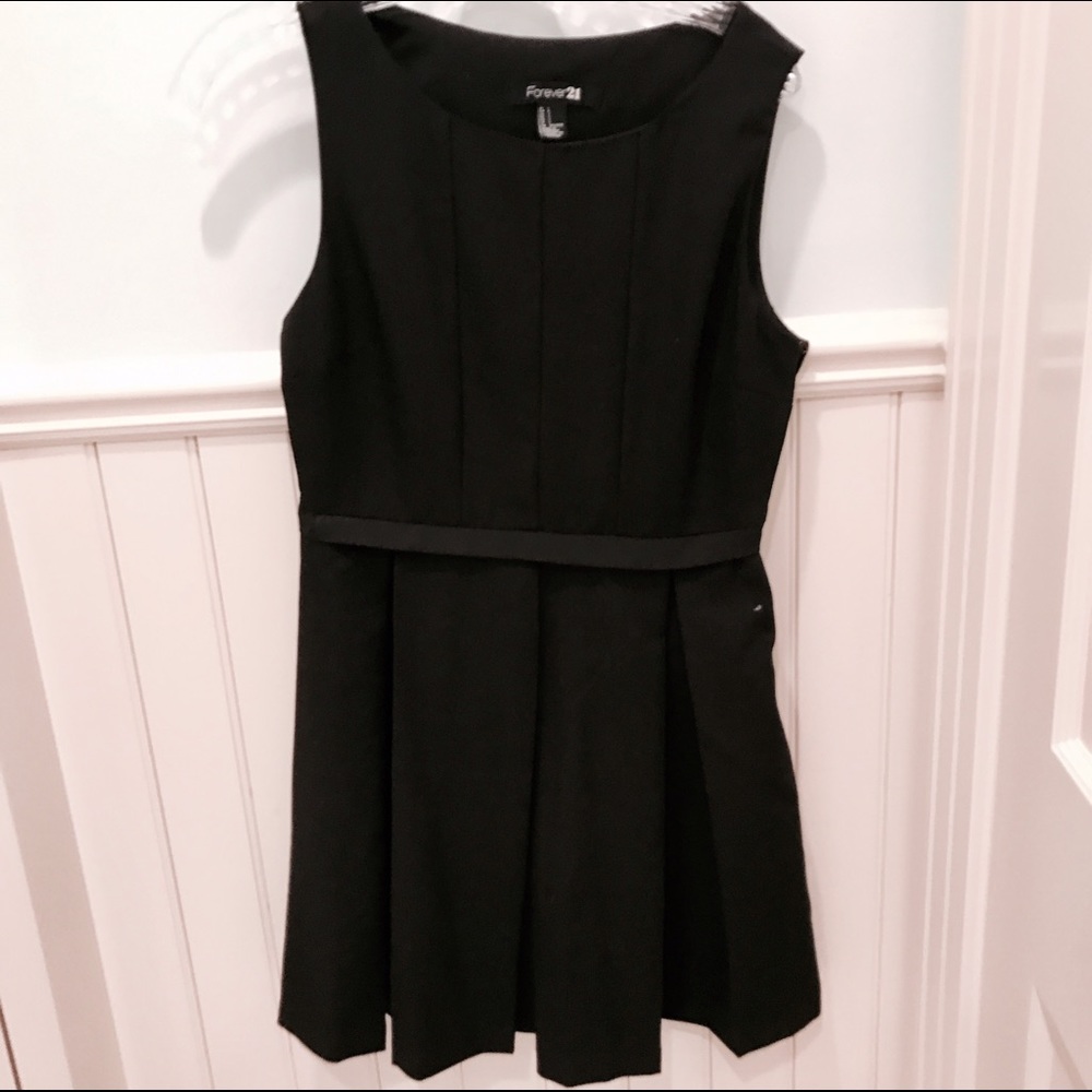 NWT forever 21 pleated jumper dress