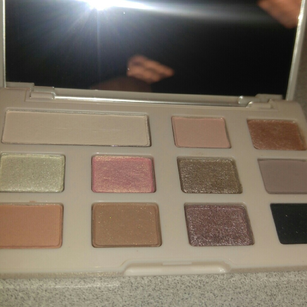 Too Faced White Chocolate Chip Pallet