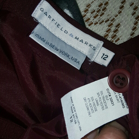 Fabulous burgundy skirt! - Picture 4 of 4