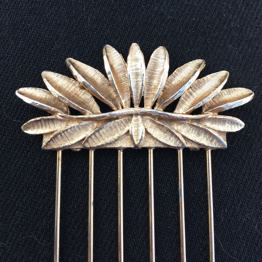 Vintage hair comb