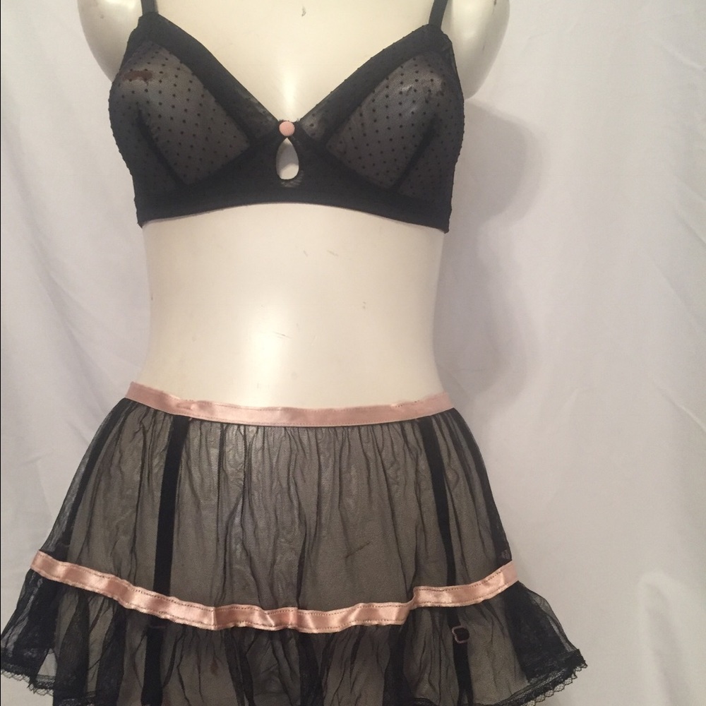 Victoria's Secret Bra/skirt set nwot
