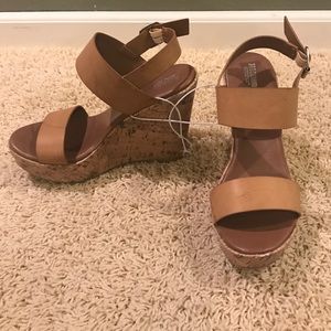 Mossimo wedges!
