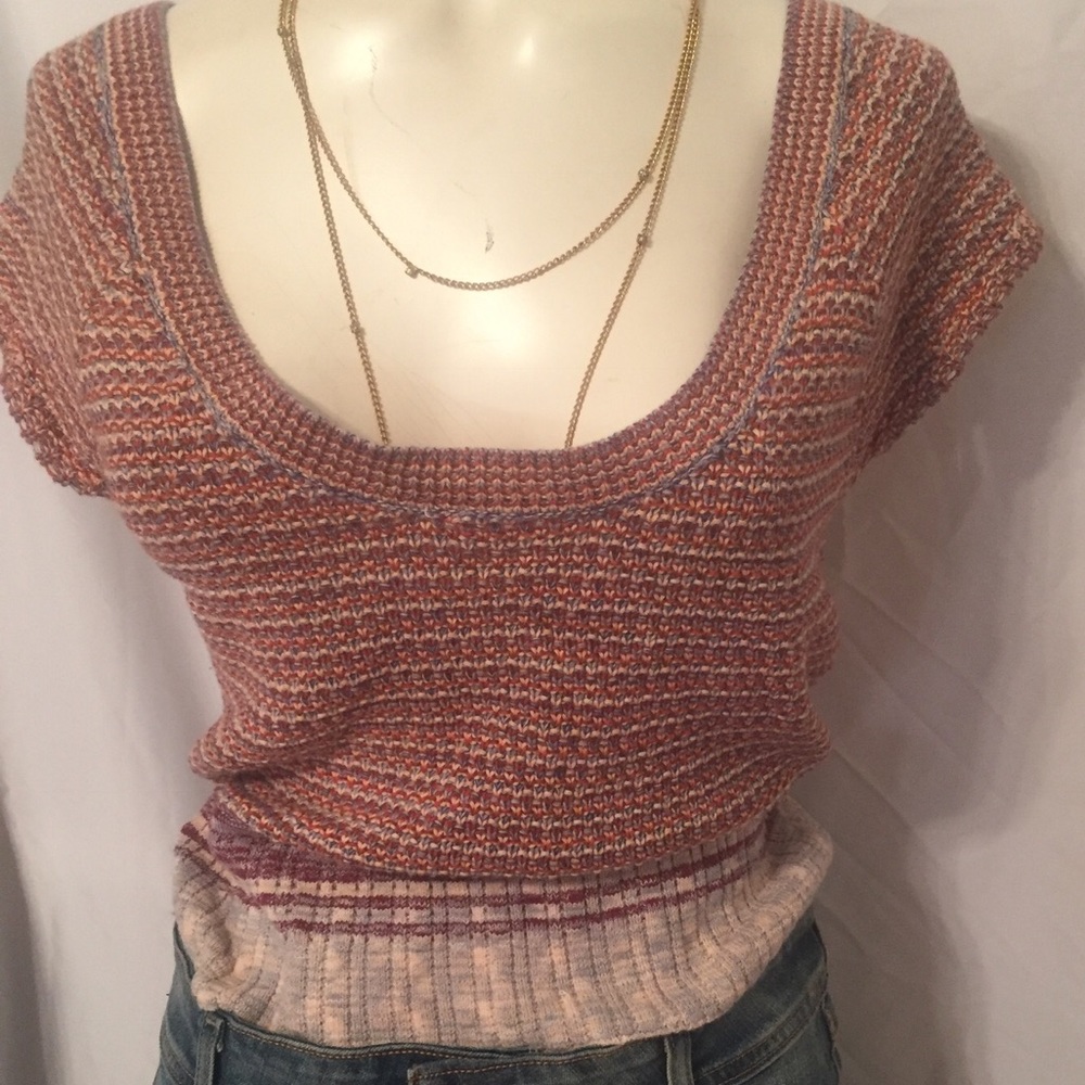 Free People sweater🎉 Bundle to get 20% off!!!!🎉