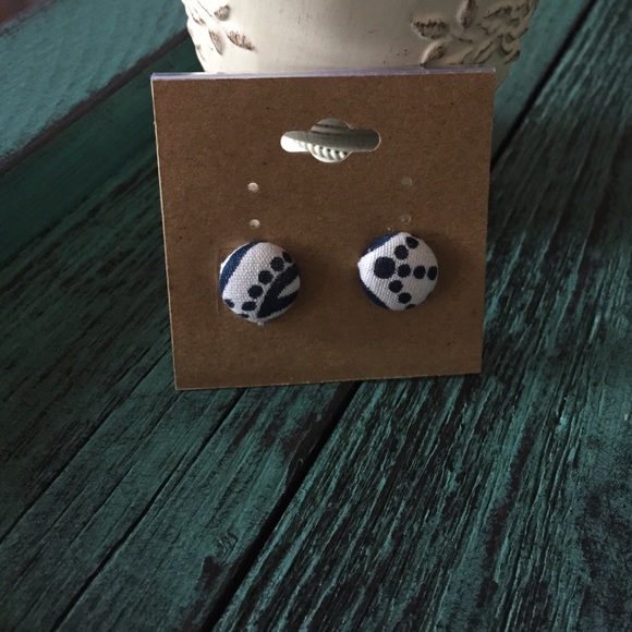 Fabric Wrapped Earrings - Picture 1 of 2