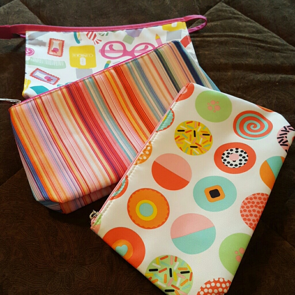 Cosmetic bags - Clinique