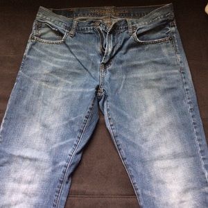 32/32 American Eagle slim straight jeans