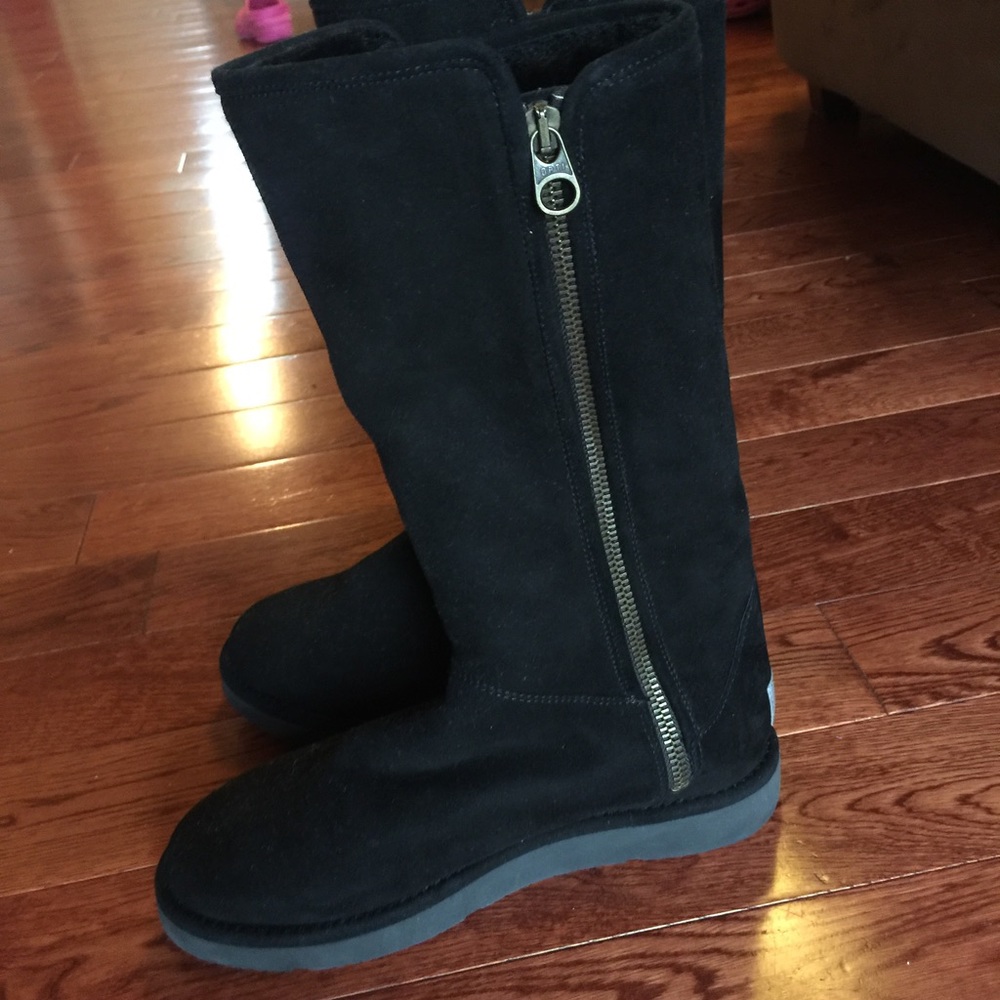 Black Uggs - image 3