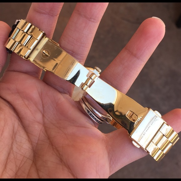 Marc Jacobs gold watch