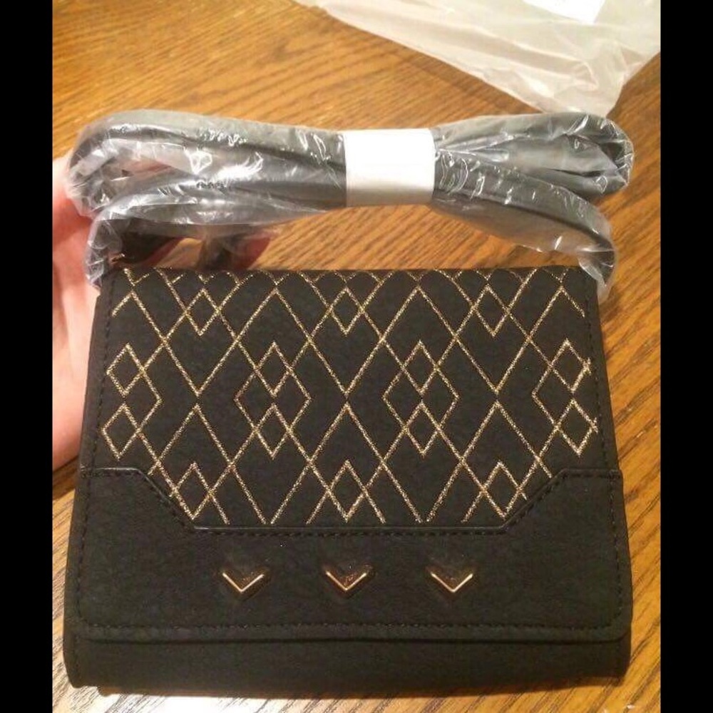 NEW Stella & Dot Hudson Black Gold Cross body