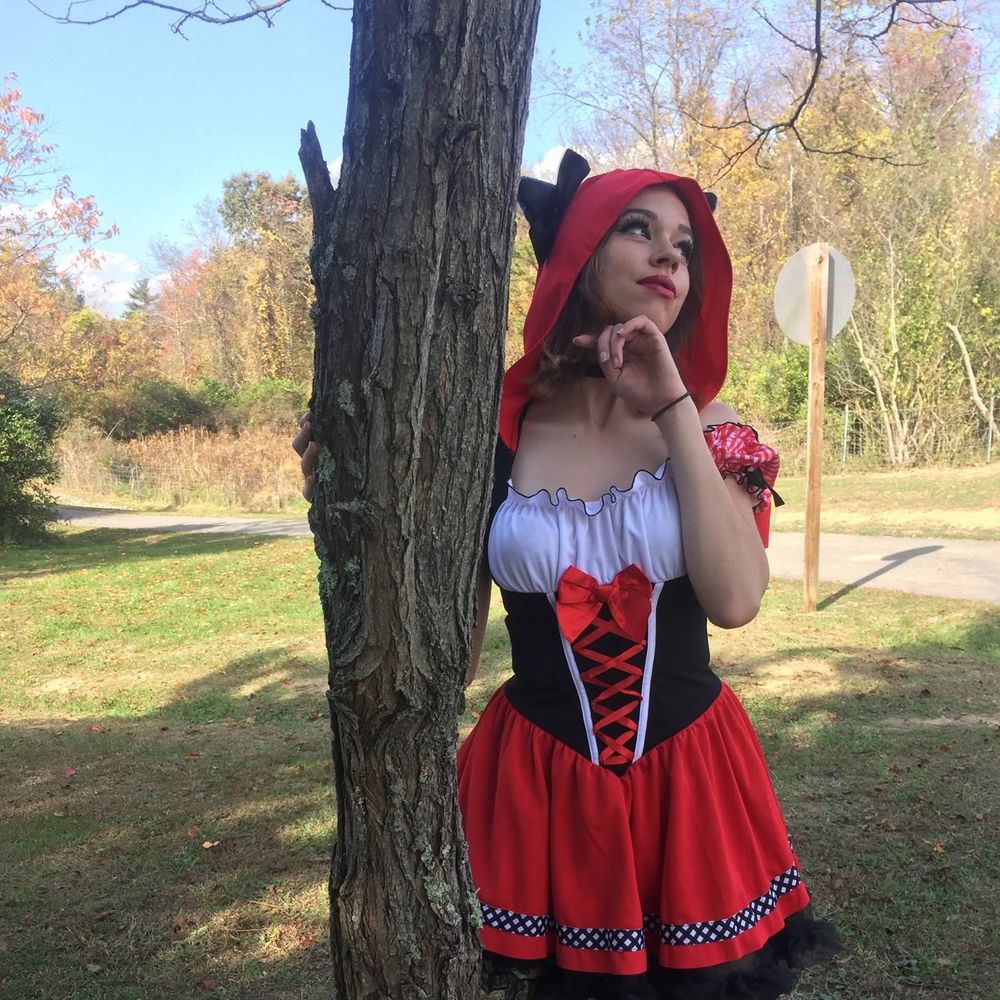 Meet your Posher, Madeline