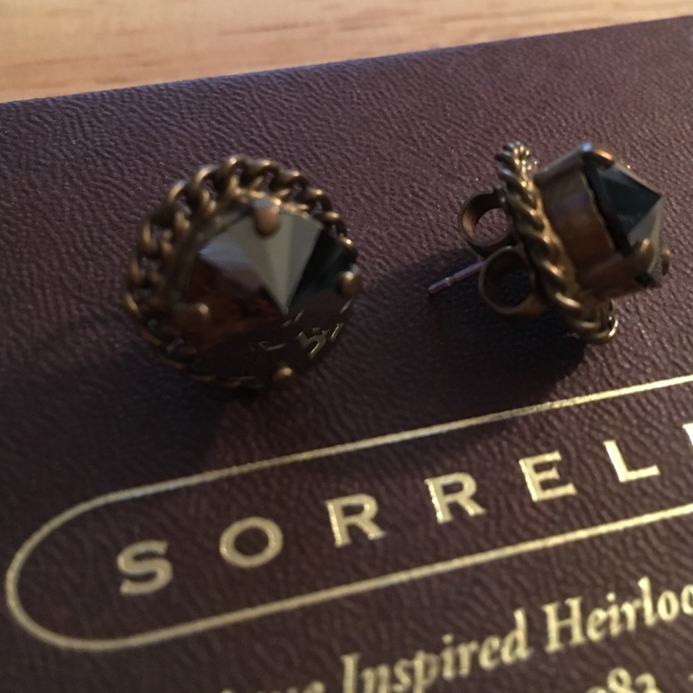 Sorrelli gray metallic earrings