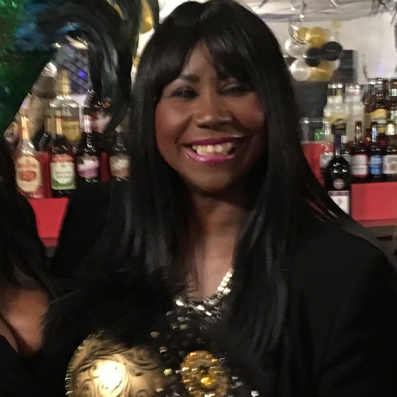 Meet your Posher, Shirnetta - Picture 6 of 8