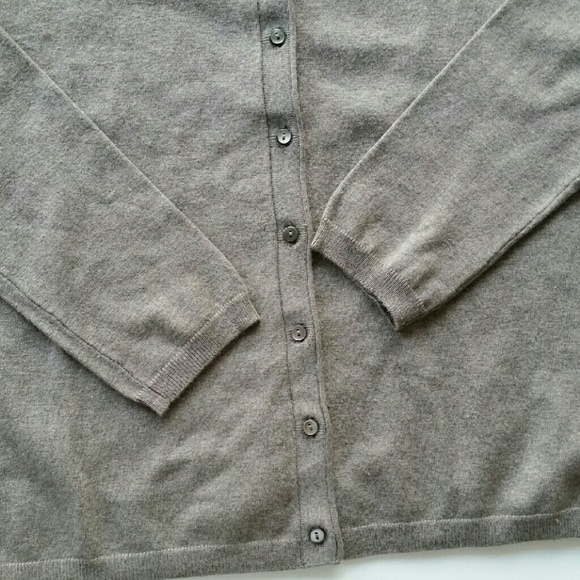 Banana Republic Crew Neck Button Down Cardigan - Picture 3 of 3