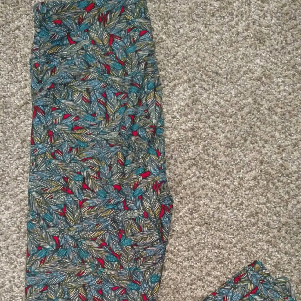 Lularoe feather leggings