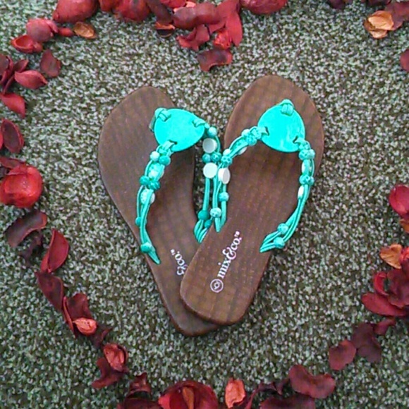 Sandals - Picture 2 of 4