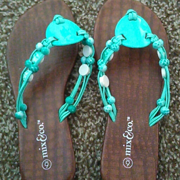 Sandals - Picture 3 of 4