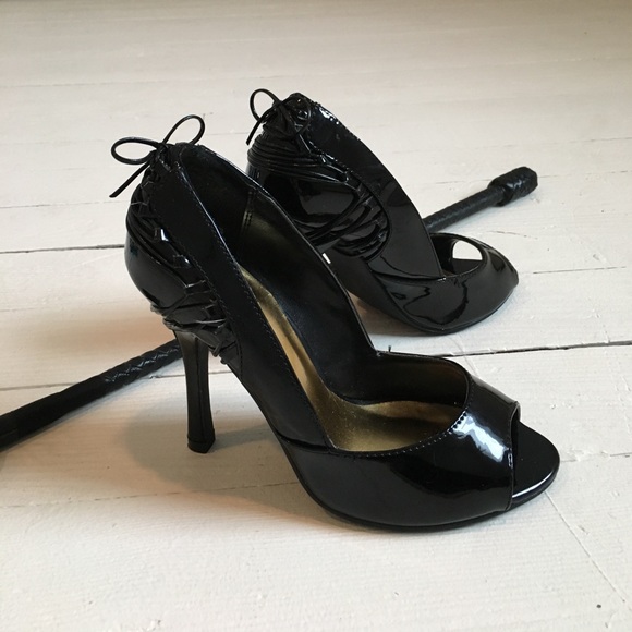 Delicious Shoes - 🖤peep toe stilettos🖤