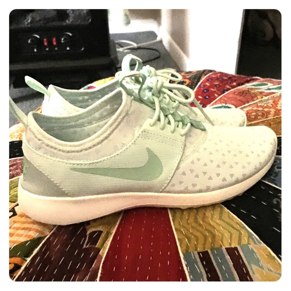 Nike roshes