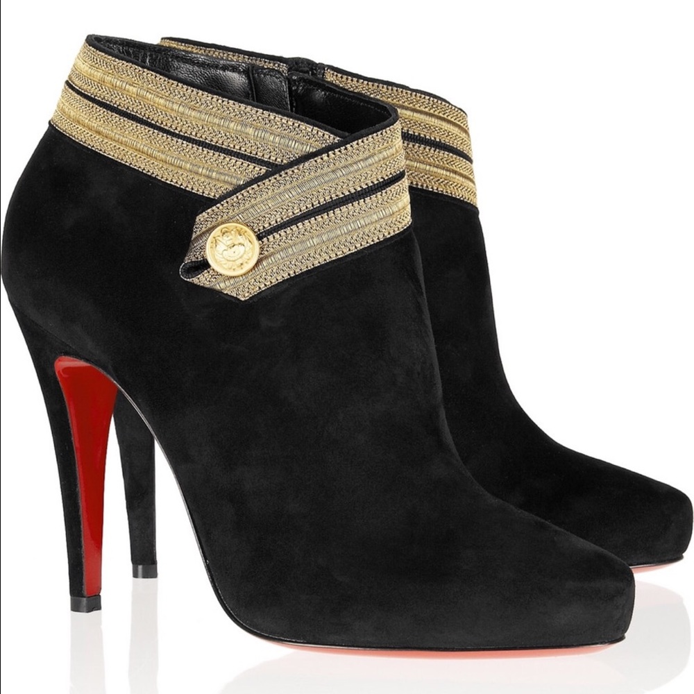 Size 36 Comes with box! 100% Authentic!