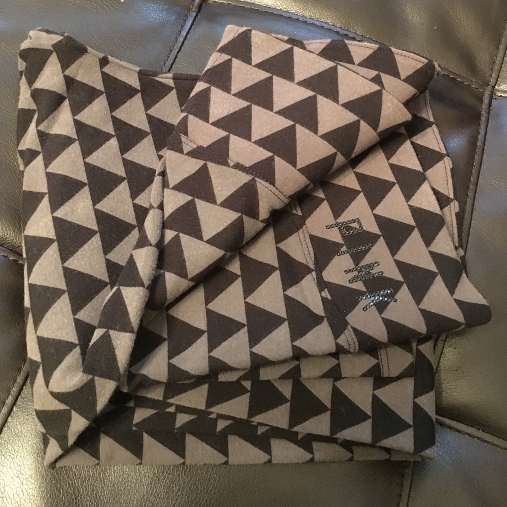 VS PINK pattern leggings