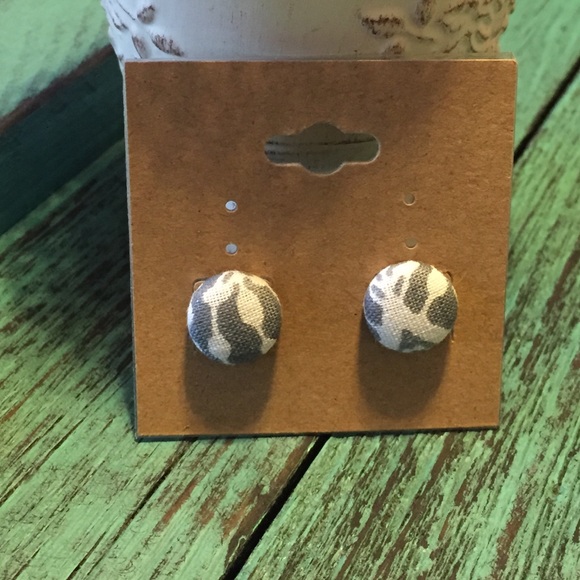 Fabric Wrapped Earrings - Picture 1 of 3