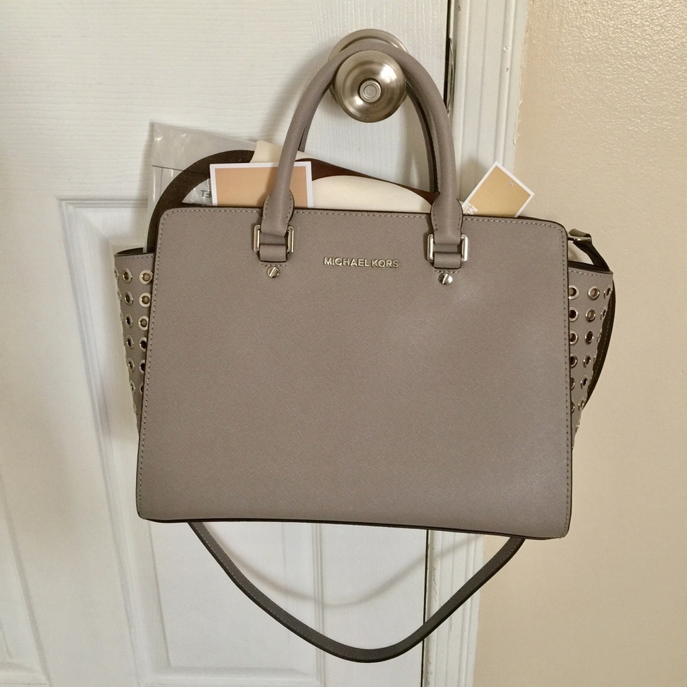 Michael Kors Large Selma Grommet Bag 🎉