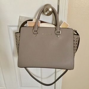 Michael Kors Large Selma Grommet Bag 🎉