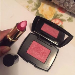 Estée Lauder lipstick Sold!!!