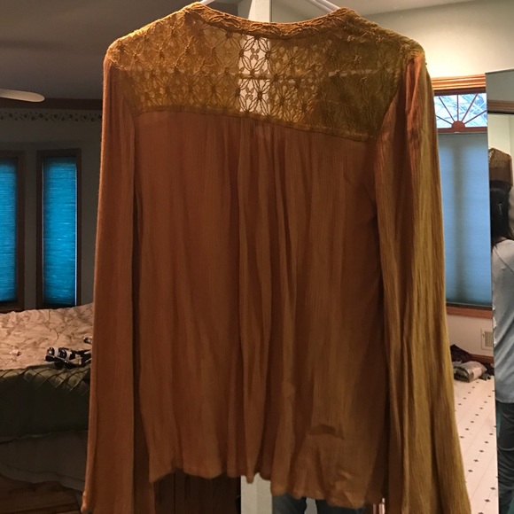 Shirt from The Buckle - Picture 2 of 3