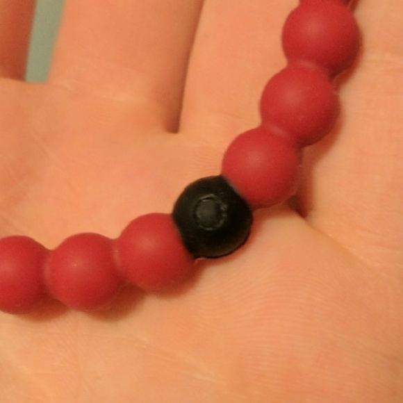 (red) Lokai - Picture 2 of 3