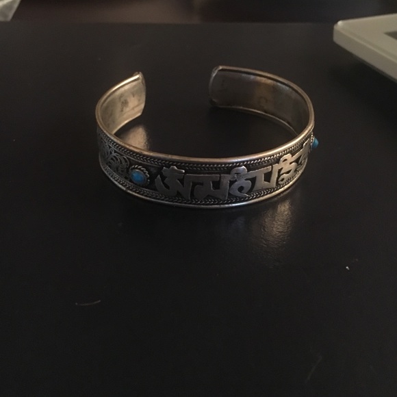 Antique silver filigree Tibetan OM mantra cuff - Picture 2 of 4