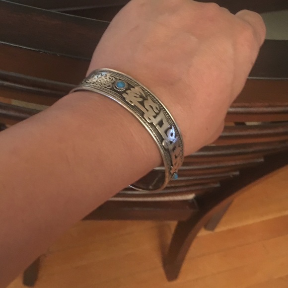 Antique silver filigree Tibetan OM mantra cuff - Picture 4 of 4