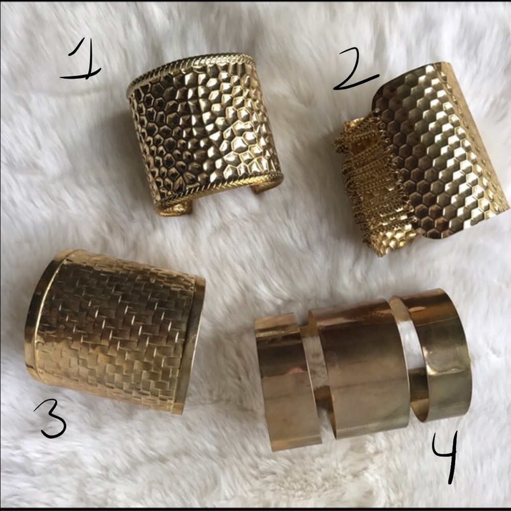✨Sale✨Gold Cuff - Picture 2 of 4