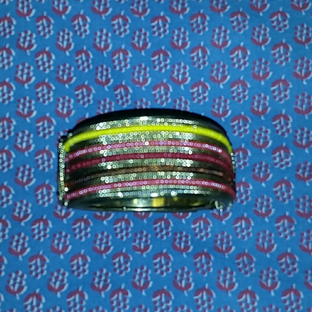 Very pretty bracelet