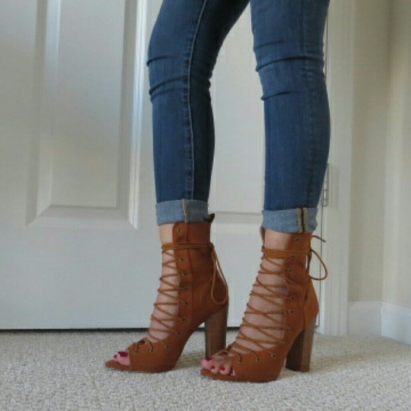 Lulus Shoes - Lace up Booties