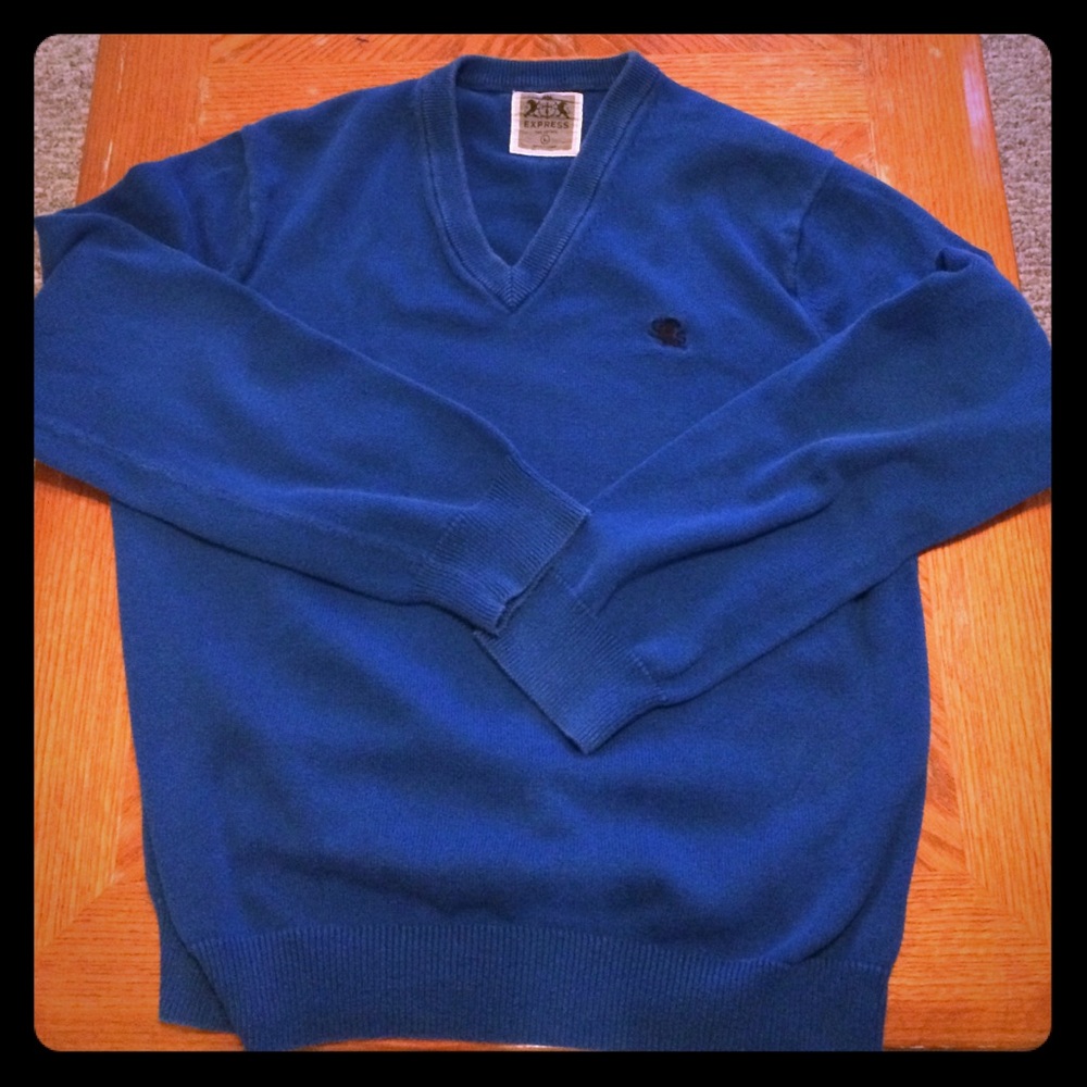 LRG Express Blue Vneck Lightweight sweater