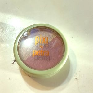 Pixi by Petra blush/highlighter duo in rose gold