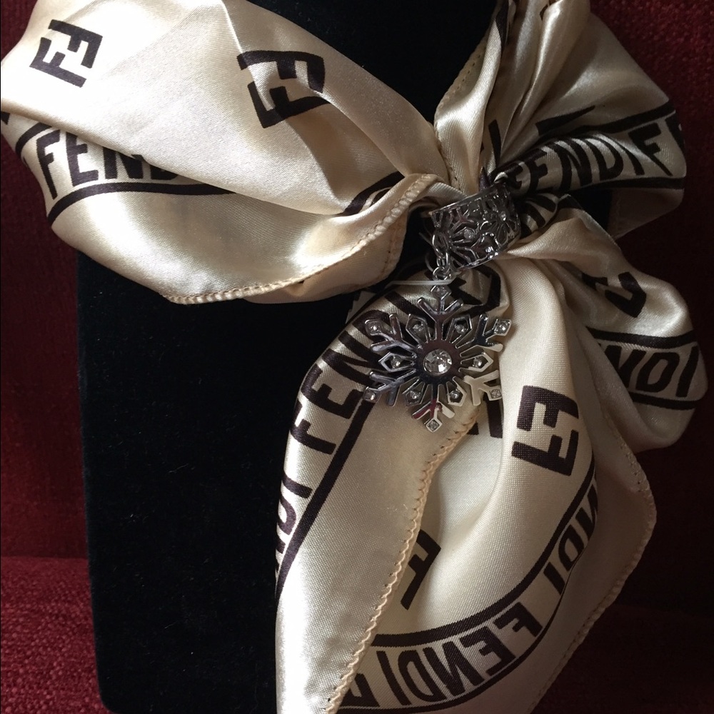 Scarf ring - Picture 2 of 3