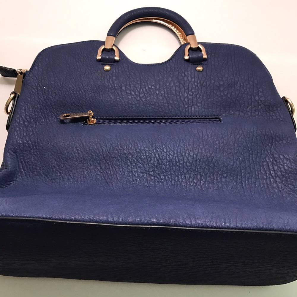 Purse - Picture 2 of 4