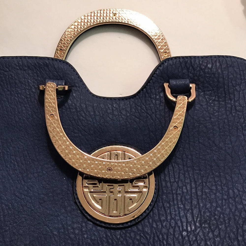Purse - Picture 3 of 4