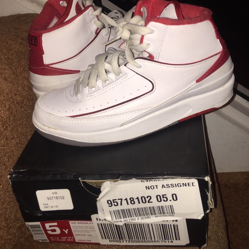 Jordan 2s size 5y