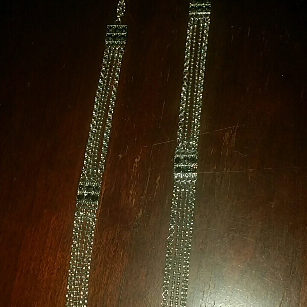 Jennifer Lopez long silver necklace