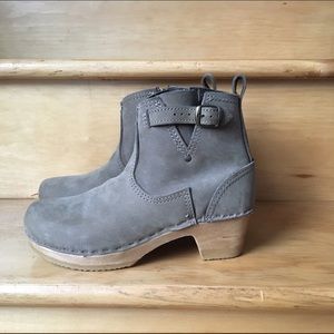 No. 6 buckle boot mid heel sz 38