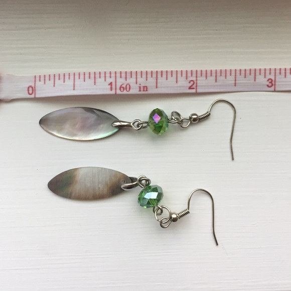 Mother of pearl drop earrings 🎀 - Picture 3 of 3